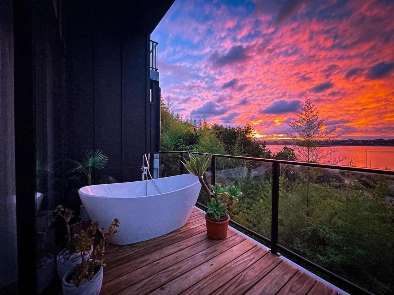 Wharf Retreat Unit 2 Apartment Tauranga Bagian luar foto